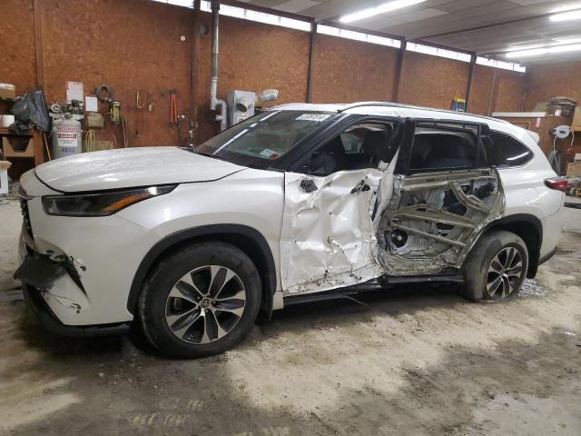 VIN 5TDGZRBH0MS099045 2021 Toyota Highlander, Xle no.1