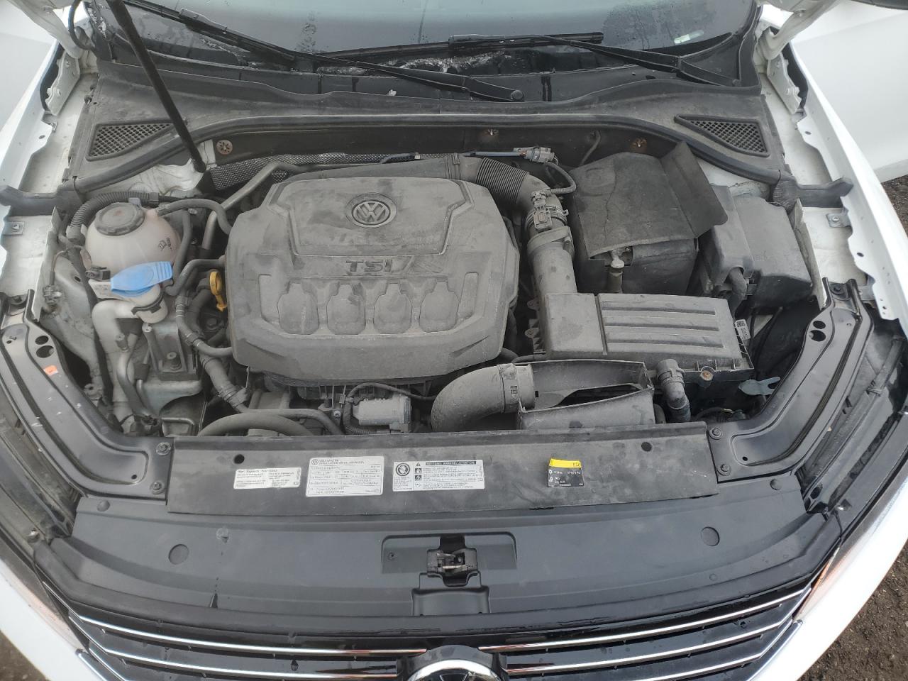 1VWAA7A34JC017724 2018 Volkswagen Passat S