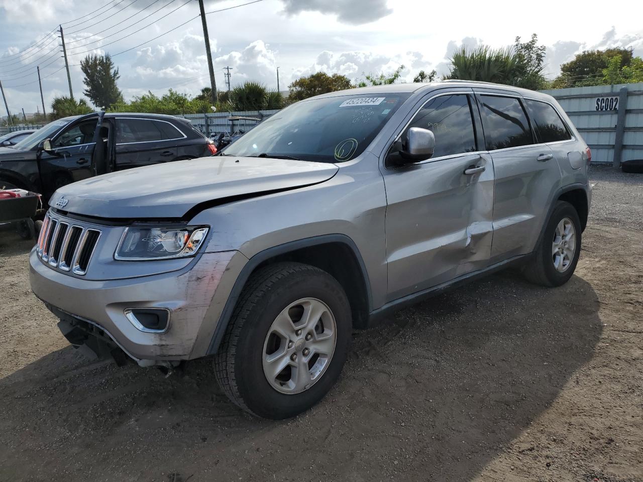 1C4RJEAG2EC557155 2014 Jeep Grand Cherokee Laredo