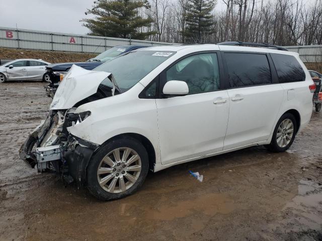 2014 Toyota Sienna XLE