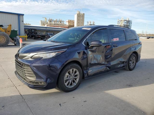 2021 TOYOTA SIENNA LE 5TDKRKEC0MS032057