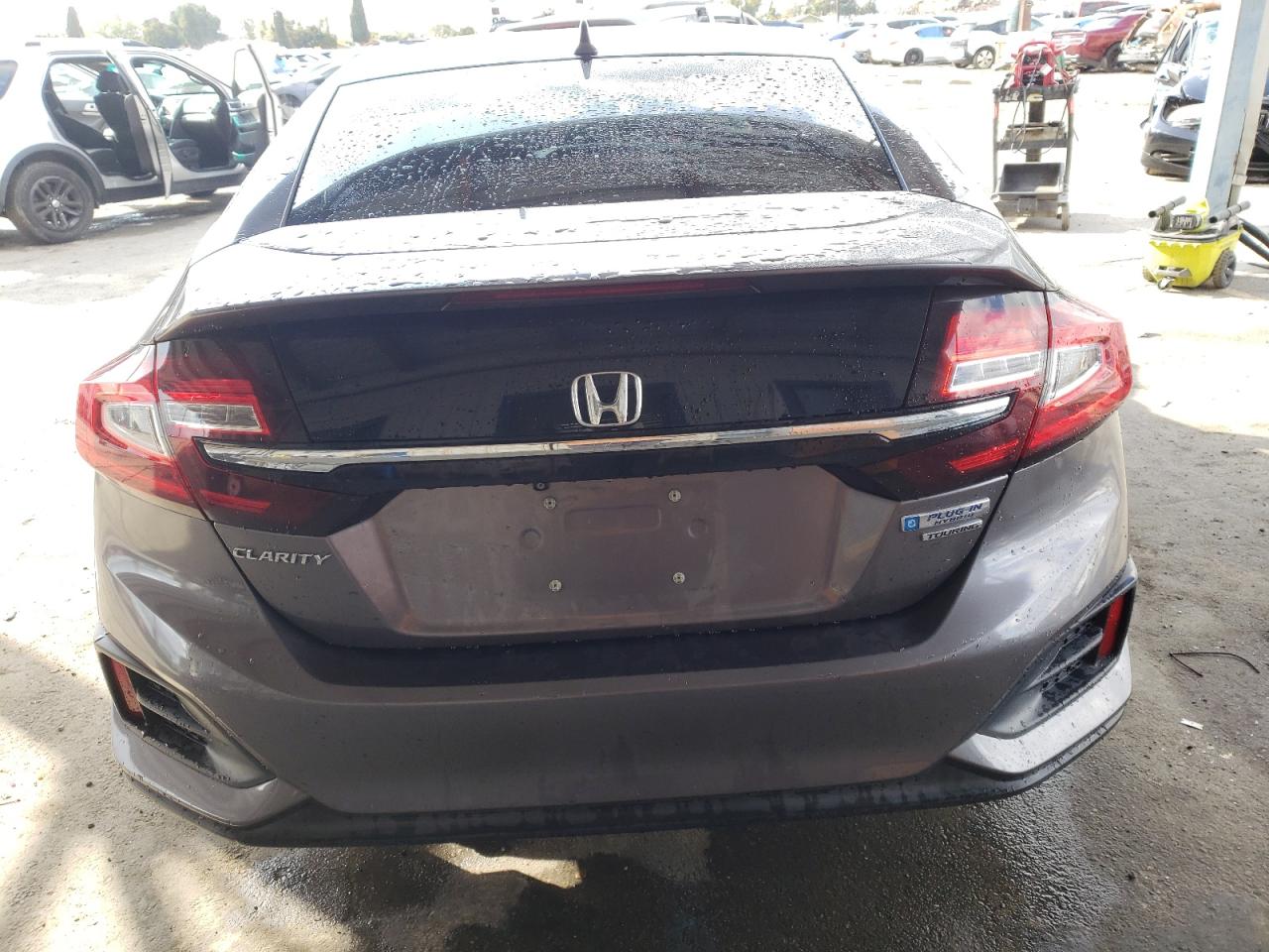 2018 Honda Clarity Touring vin: JHMZC5F37JC000881