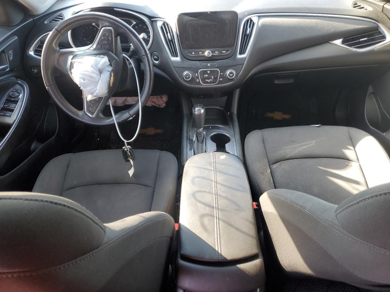VIN: 1G1ZD5ST6JF260670 2018 CHEVROLET MALIBU