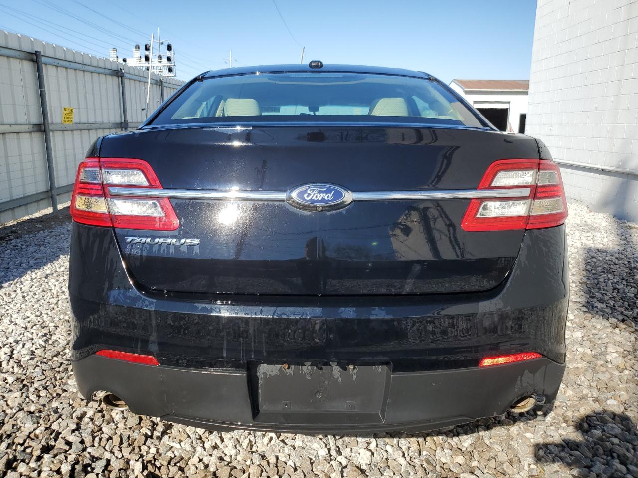 1FAHP2D84GG157502 2016 Ford Taurus Se