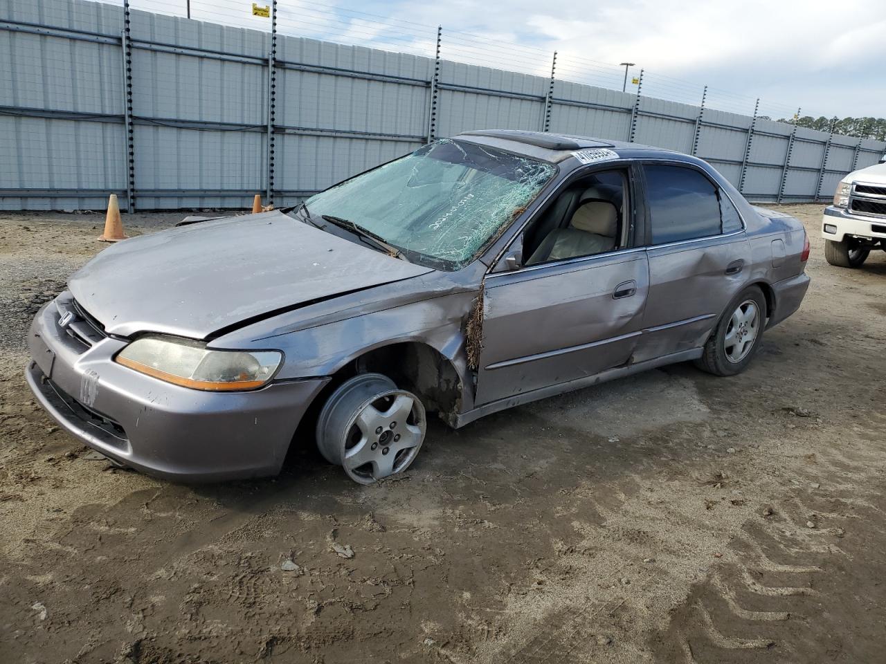 1HGCG1652YA022834 2000 Honda Accord Ex