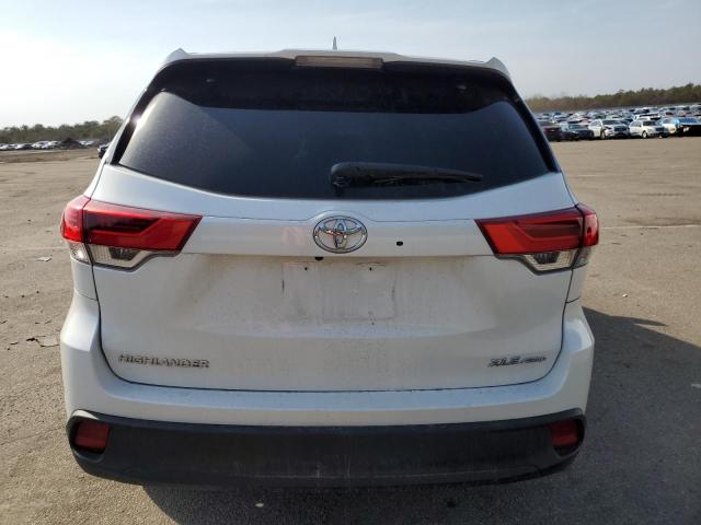 VIN 5TDJZRFH9KS588038 2019 Toyota Highlander, SE no.6