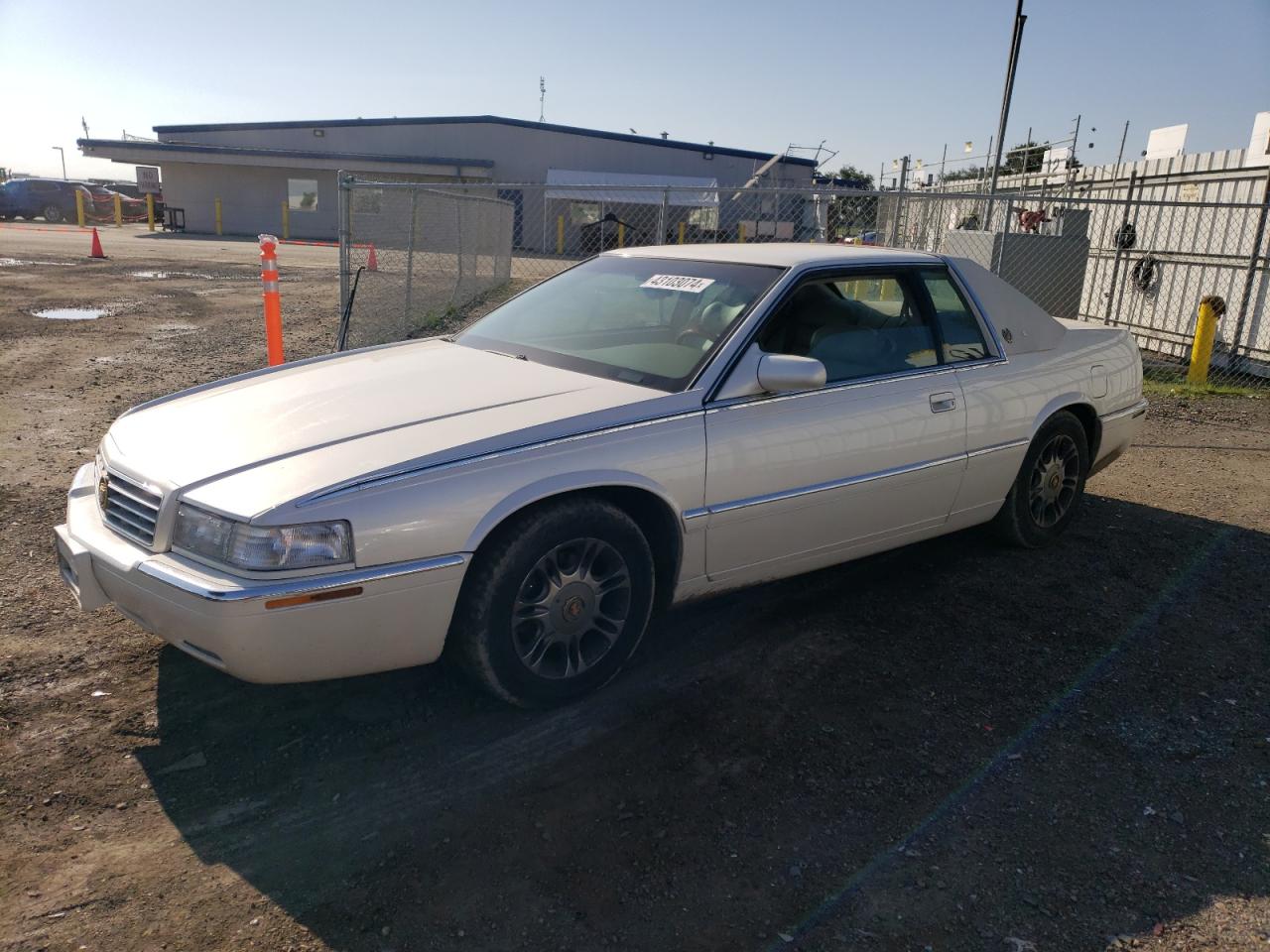 1G6EL12Y9YB704478 2000 Cadillac Eldorado Esc