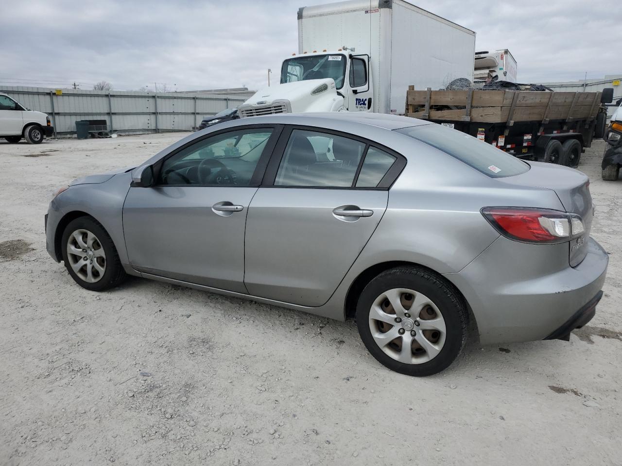 JM1BL1UG4B1378719 2011 Mazda 3 I