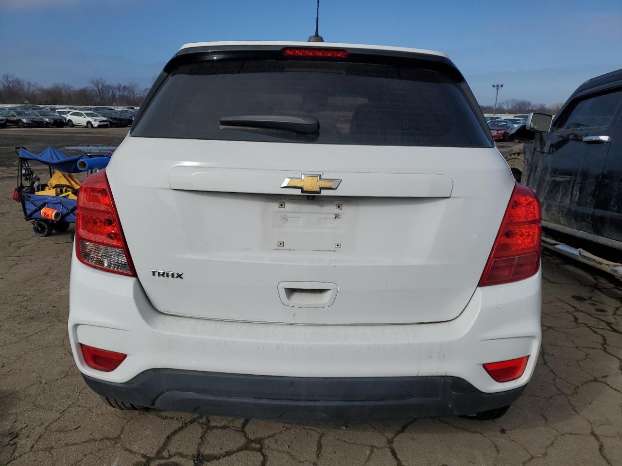 3GNCJKSB1KL164858 2019 Chevrolet Trax Ls