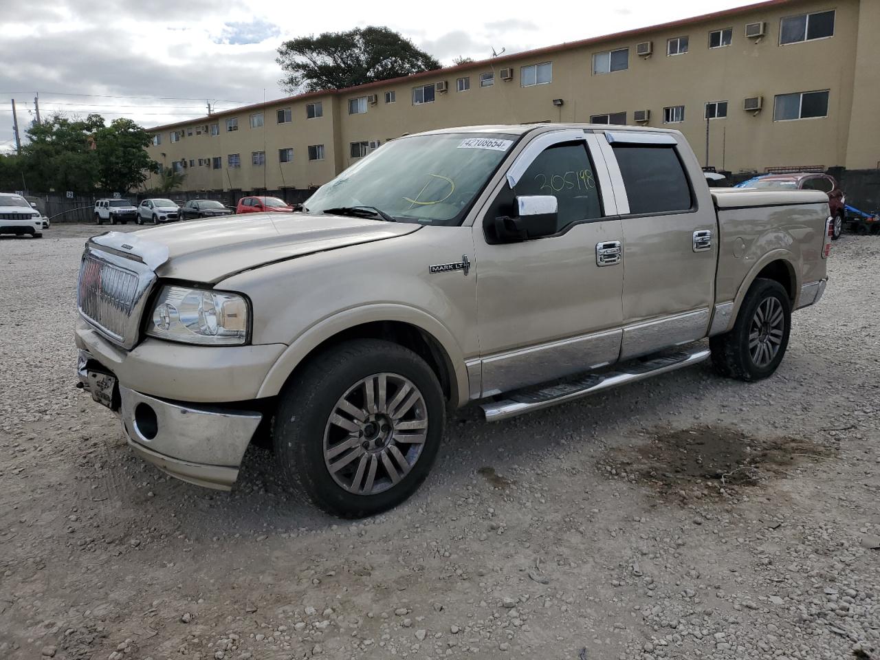 5LTPW16588FJ06546 2008 Lincoln Mark Lt