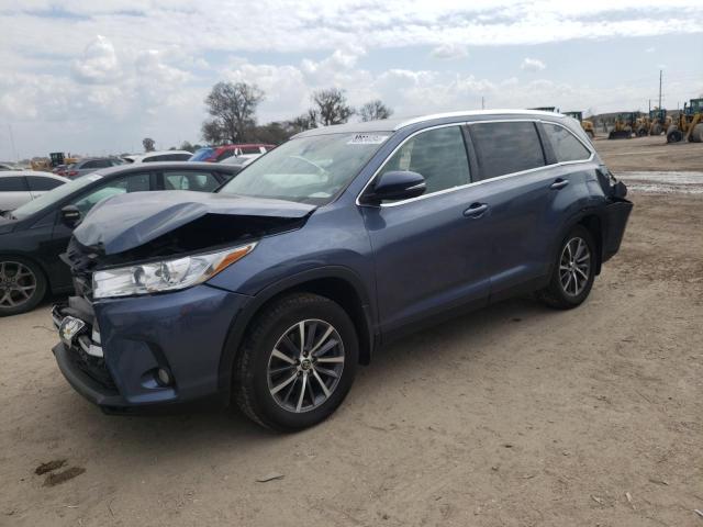 VIN 5TDJZRFH1KS718538 2019 Toyota Highlander, SE no.1