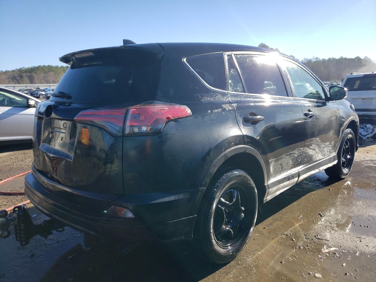 2T3ZFREV9HW363287 2017 Toyota Rav4 Le