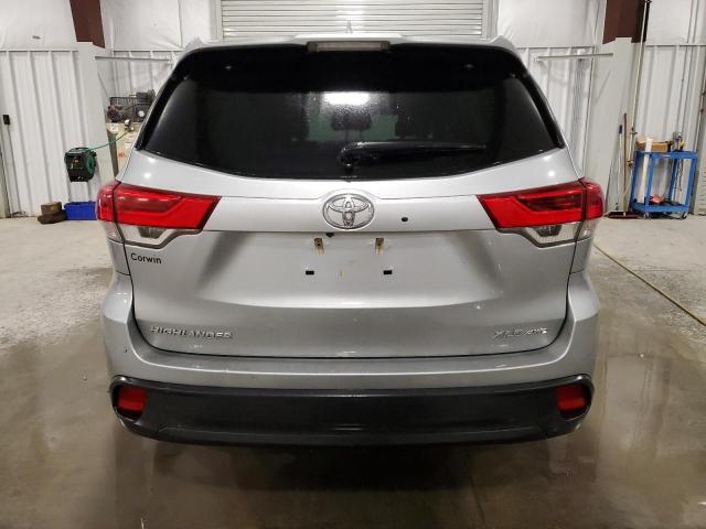 VIN 5TDJZRFH3KS599617 2019 Toyota Highlander, SE no.6