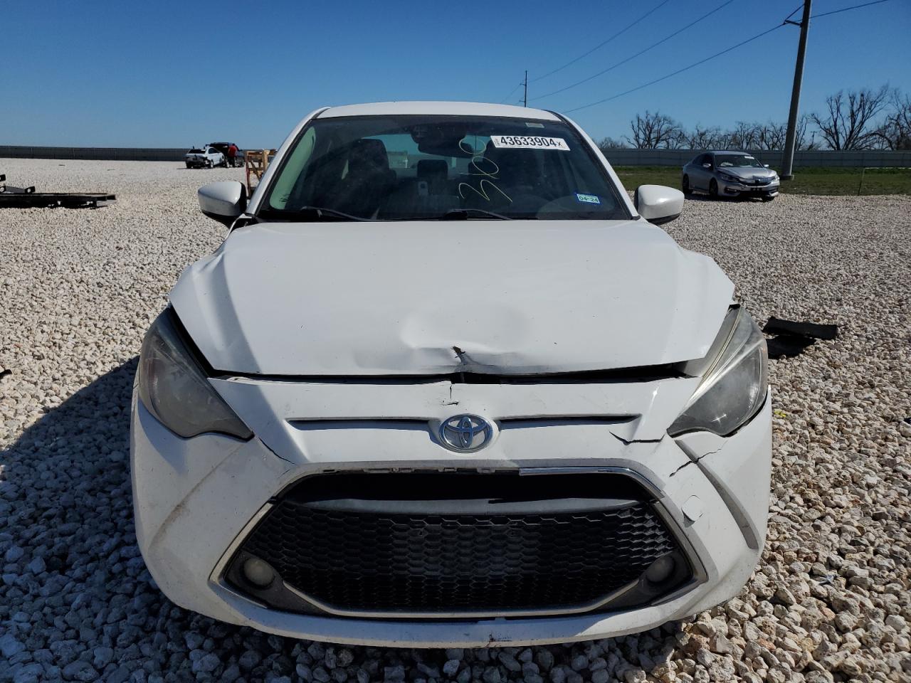 3MYDLBYV2KY525866 2019 Toyota Yaris L