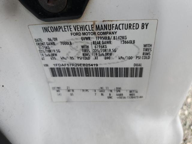 2009 Ford F550 Super Duty VIN: 1FDAF57R29EB25419 Lot: 42452354