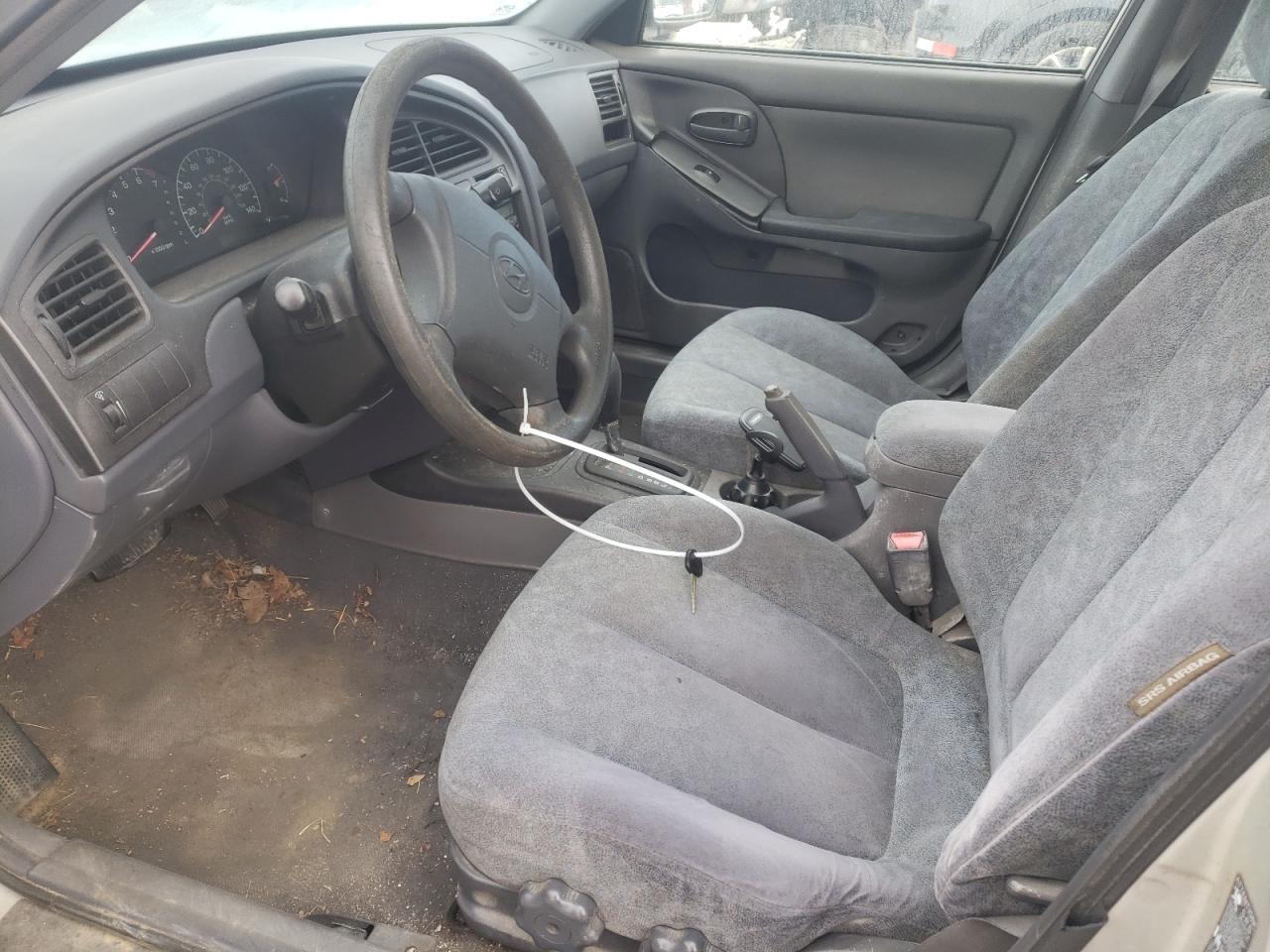 kmhdn45d91u161281 KMHDN45D91U161281 2001 Hyundai Elantra Gls