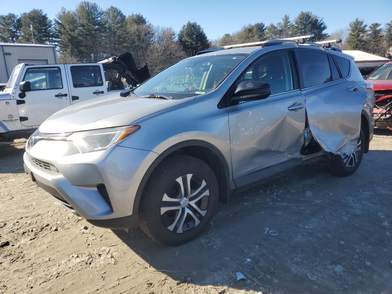 2T3BFREV6HW649549 2017 Toyota Rav4 Le