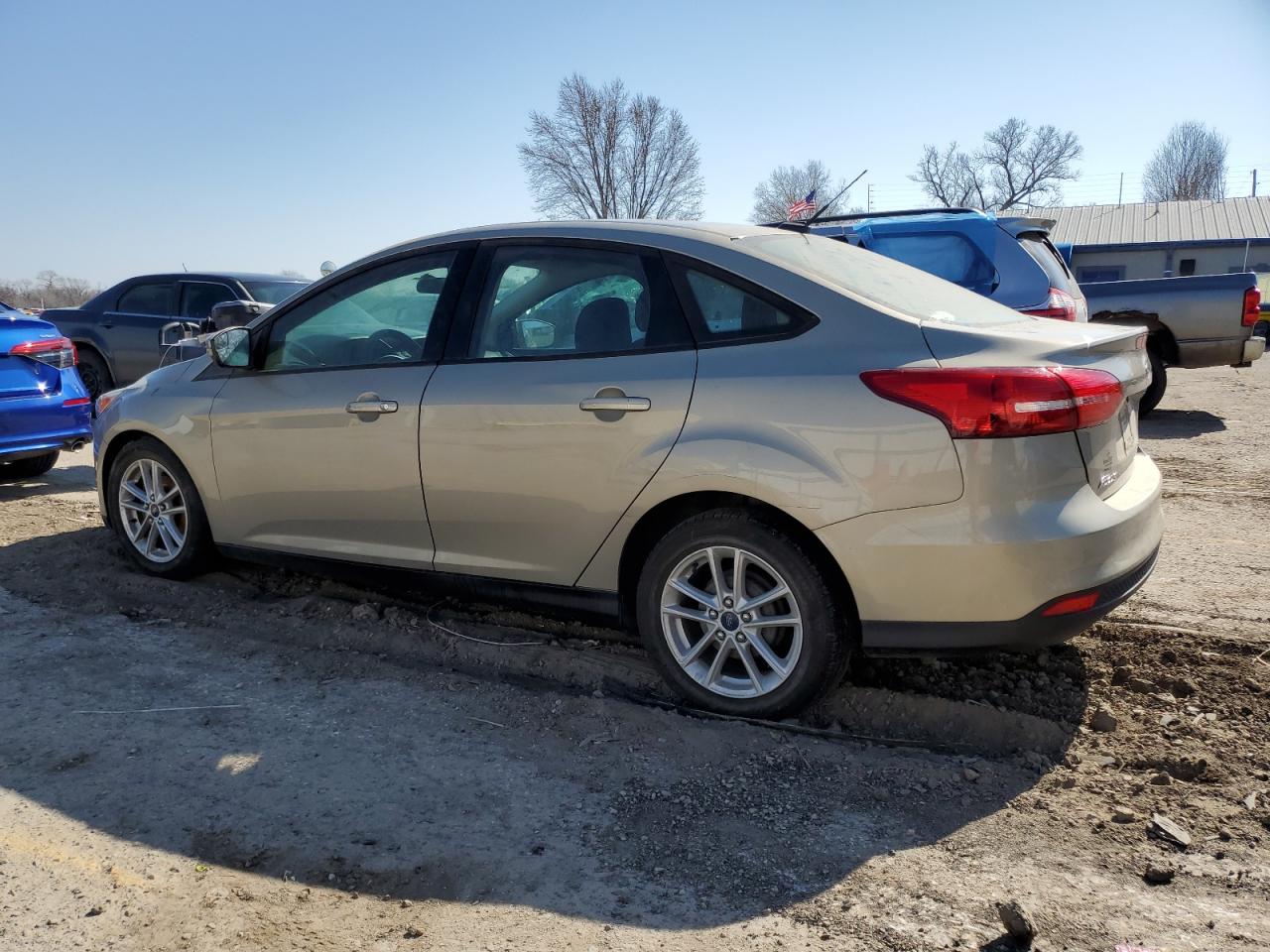 2015 Ford Focus Se vin: 1FADP3F25FL233456