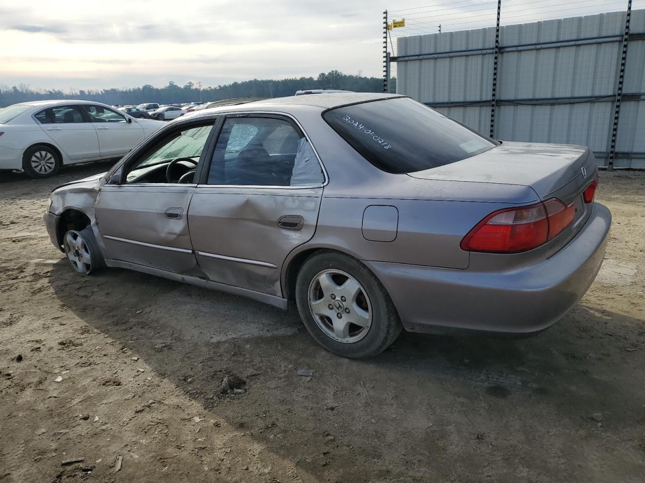 1HGCG1652YA022834 2000 Honda Accord Ex