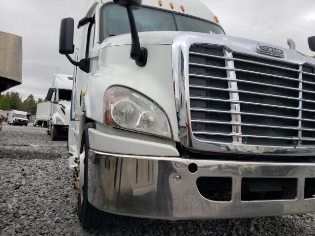 Lot #2404753838 2015 FREIGHTLINER CASCADIA 1 salvage car