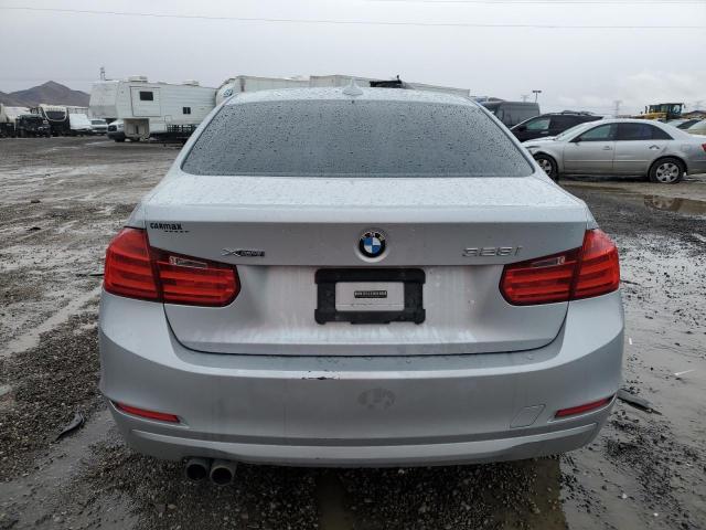  BMW 3 SERIES 2015 Сріблястий