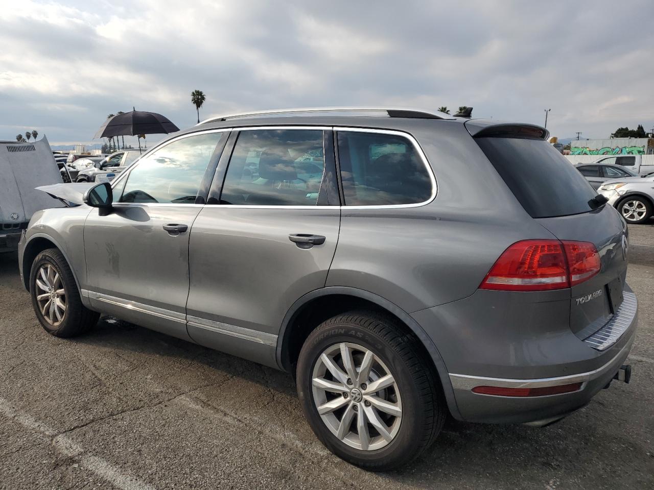 WVGEF9BP6GD012882 2016 Volkswagen Touareg Sport