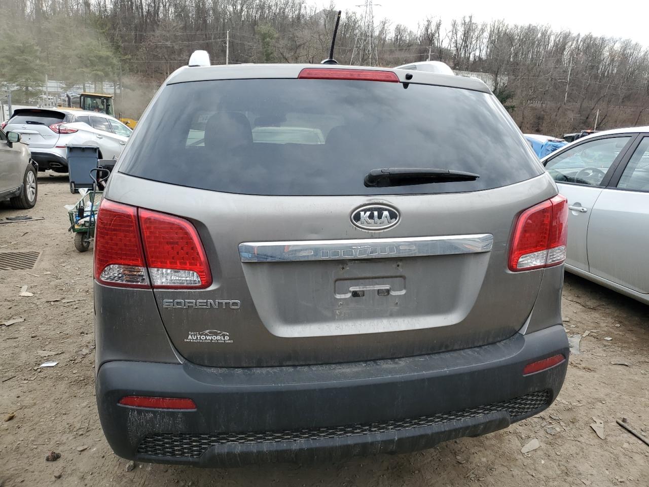 5XYKT4A20BG175577 2011 Kia Sorento Base