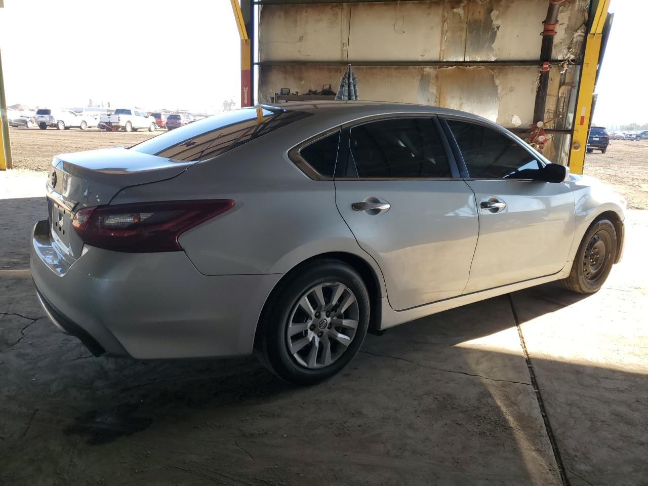 2018 Nissan Altima 2.5 vin: 1N4AL3AP7JC157815