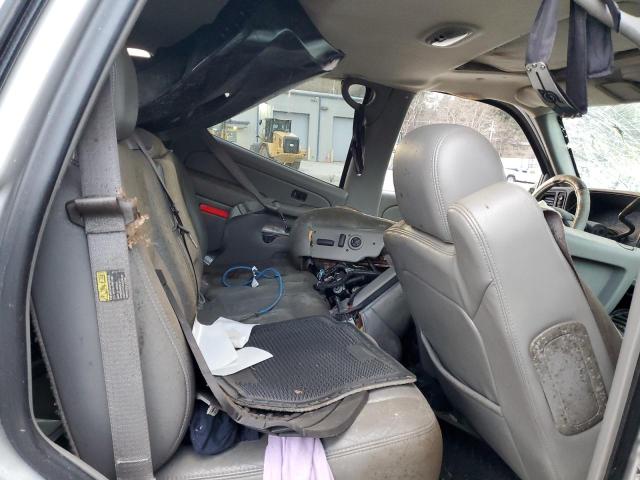 2004 Chevrolet Tahoe K1500 VIN: 1GNEK13T14J239804 Lot: 39257504