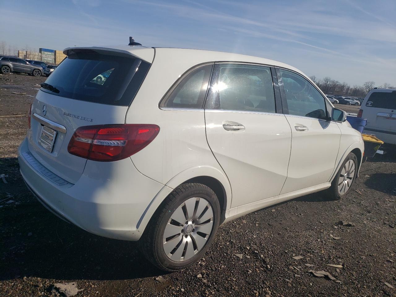 WDDVP9AB3FJ005059 2015 Mercedes-Benz B Electric