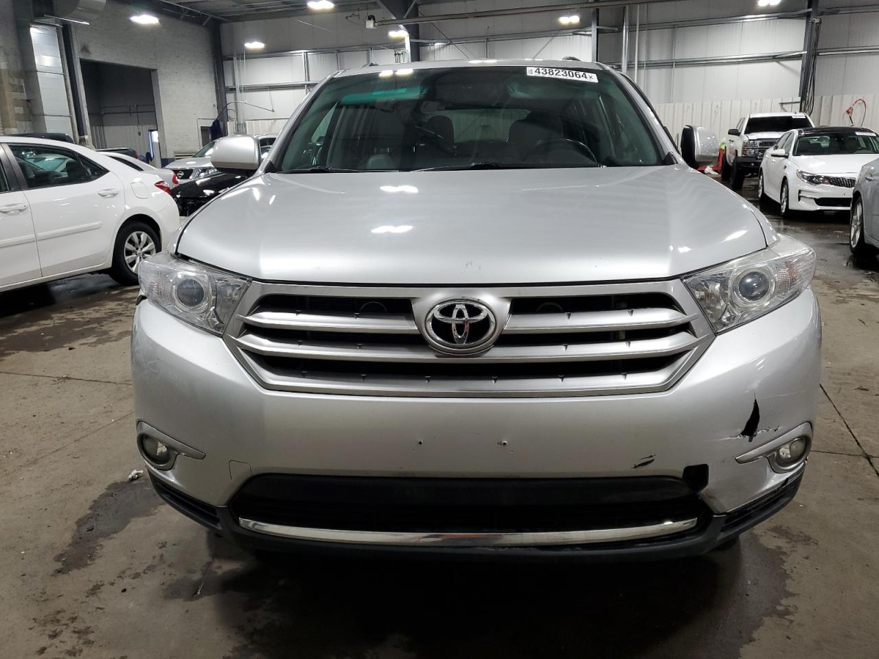 2013 Toyota Highlander Base vin: 5TDBK3EH5DS250095