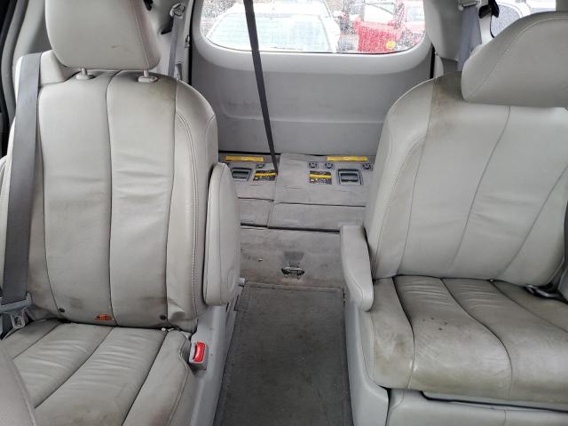 2013 Toyota Sienna - Image 10