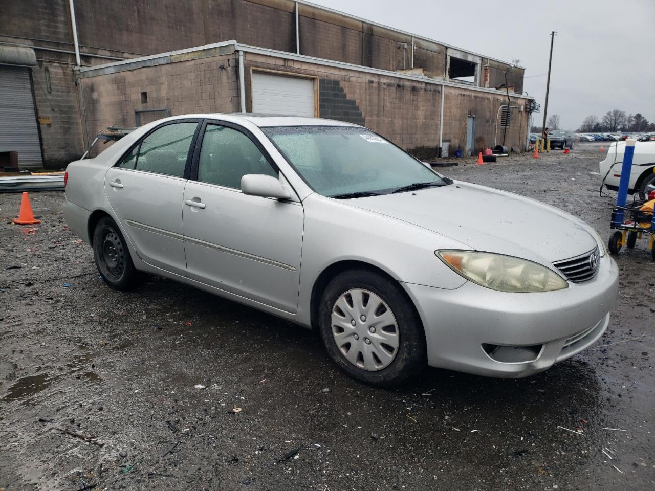 Lot #2353395075 2005 TOYOTA CAMRY LE