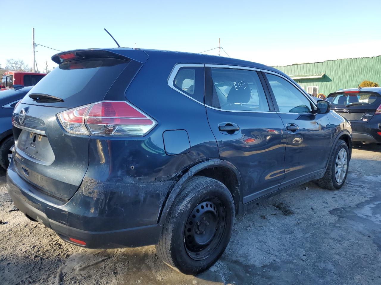 VIN: KNMAT2MT0GP692676 2016 NISSAN ROGUE