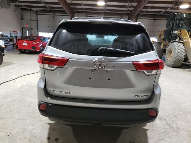 VIN 5TDJZRFH5KS920623 2019 Toyota Highlander, SE no.6