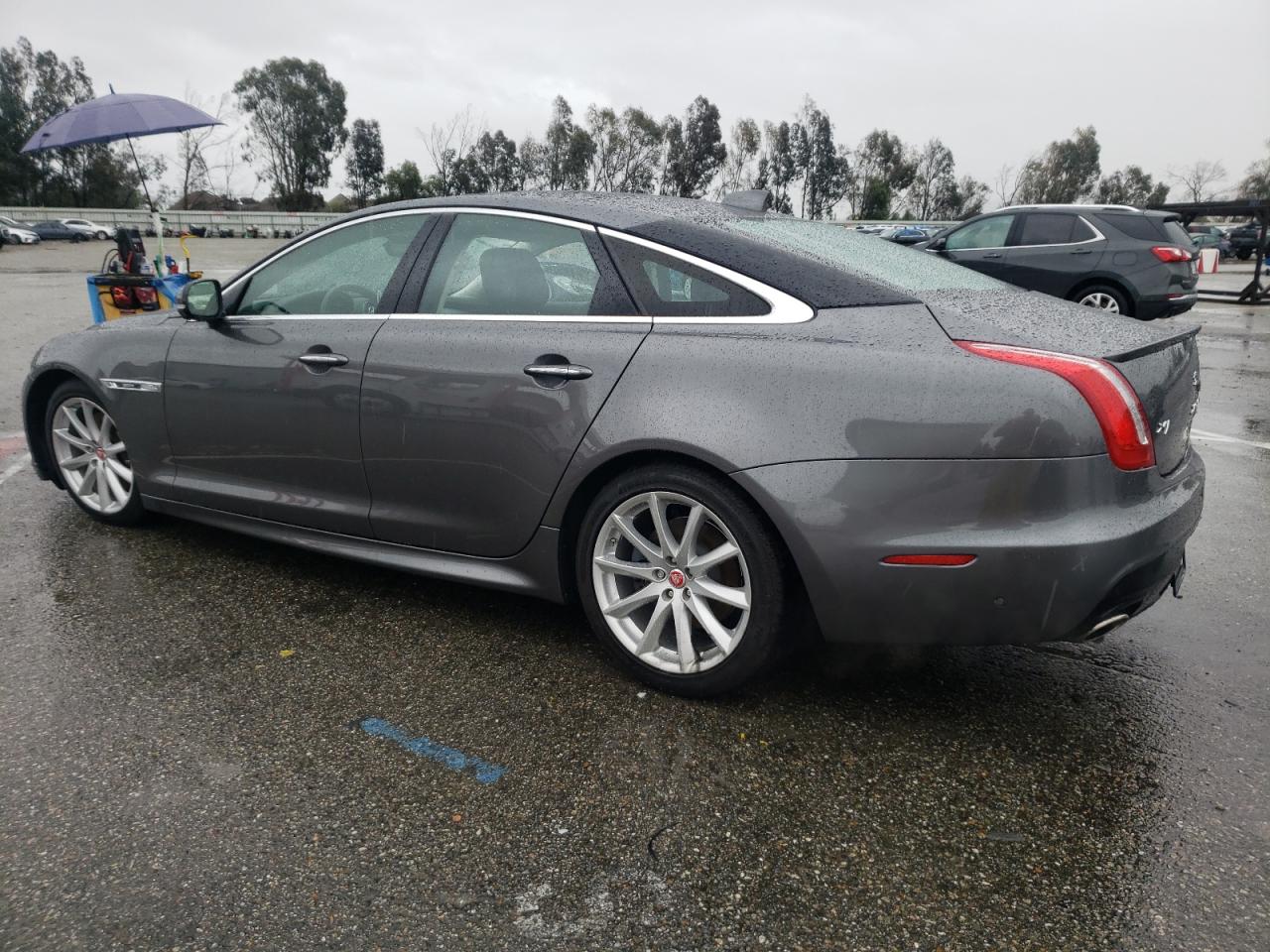 SAJWA1C79K8W19532 2019 Jaguar Xj R - Sport