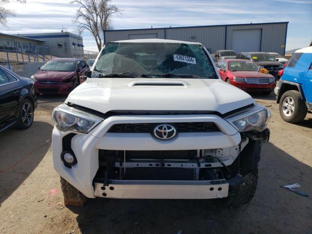 2018 TOYOTA 4RUNNER SR JTEBU5JR7J5579690