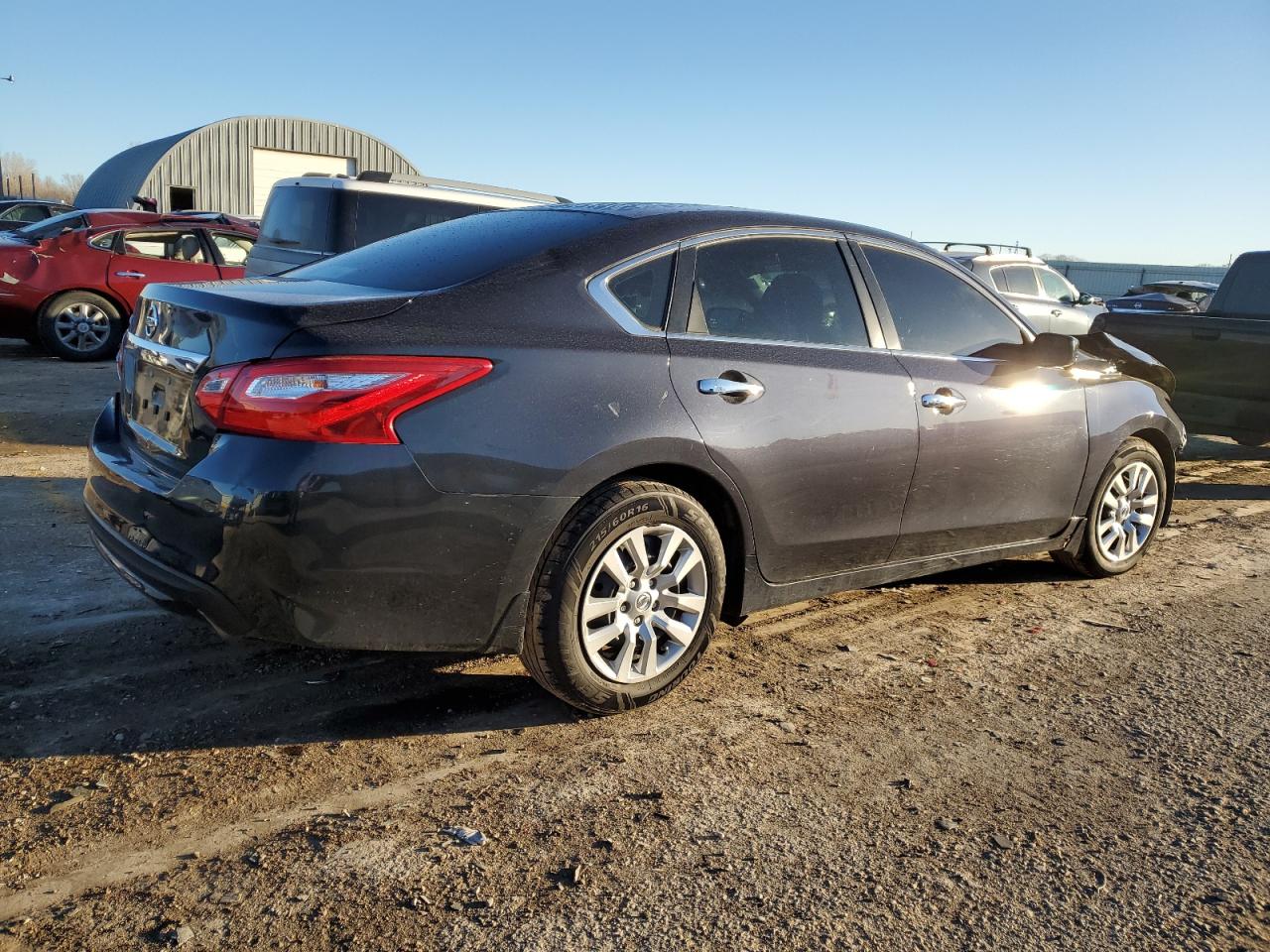 2017 Nissan Altima 2.5 vin: 1N4AL3AP7HN346415