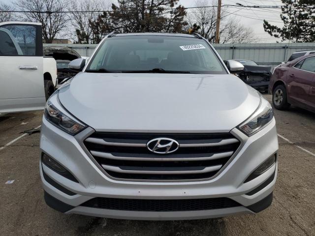 VIN 5NPDH4AE1GH779935 2016 Hyundai Elantra, Limited... no.5