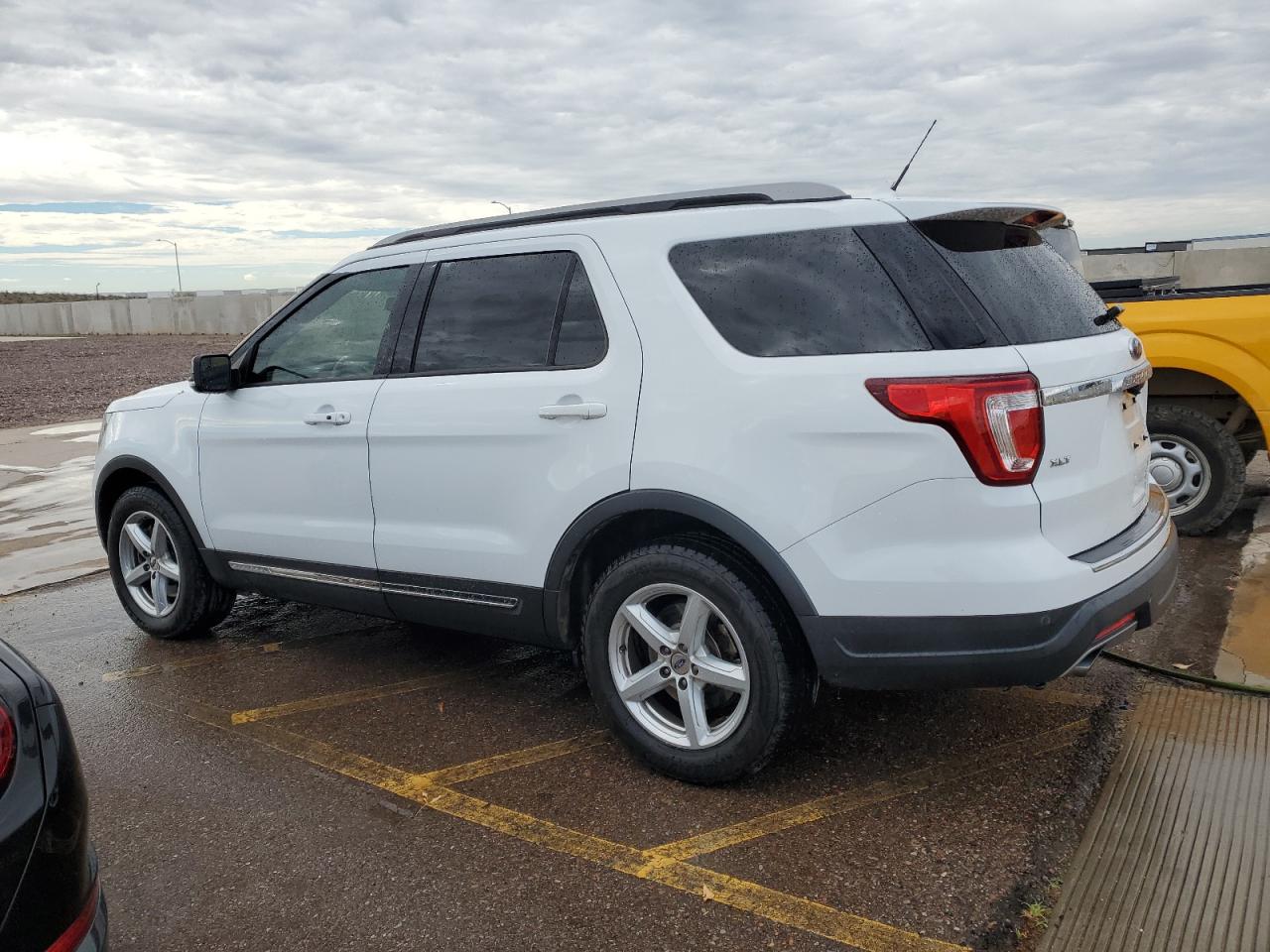 1FM5K7DH9JGC42556 2018 Ford Explorer Xlt