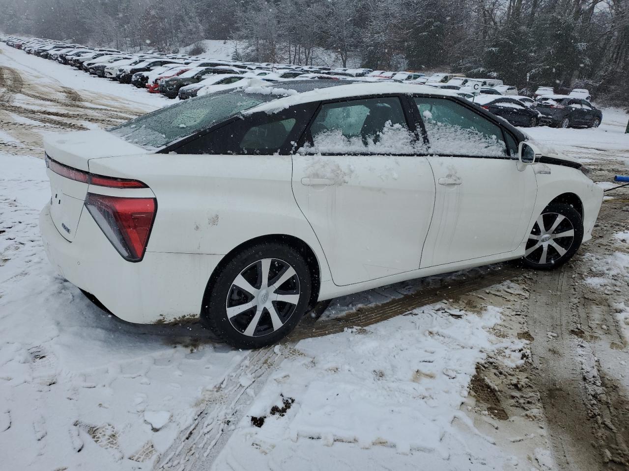 VIN: JTDBVRBD4GA000554 2016 TOYOTA MIRAI
