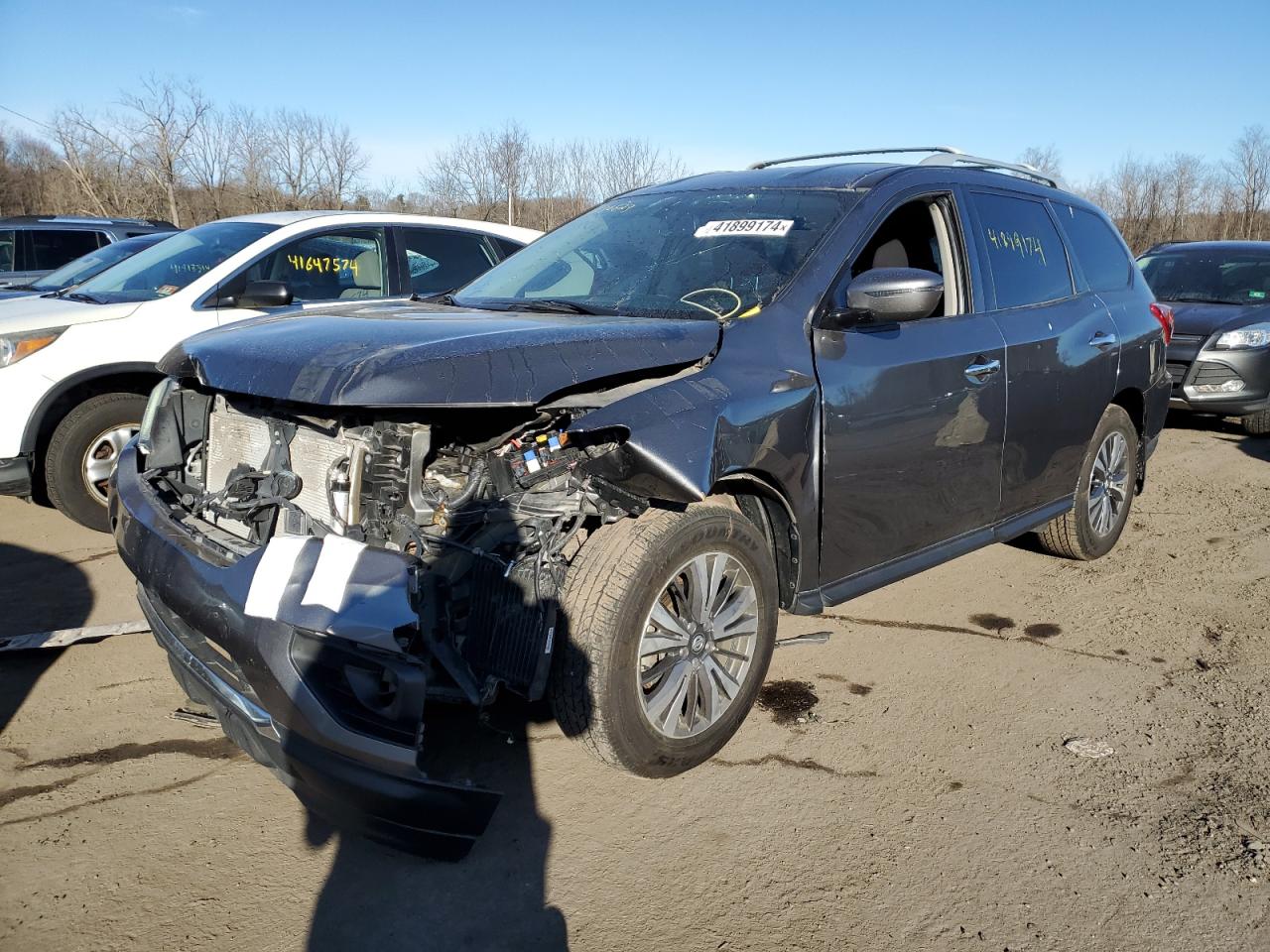 2018 Nissan Pathfinder S vin: 5N1DR2MM3JC670542