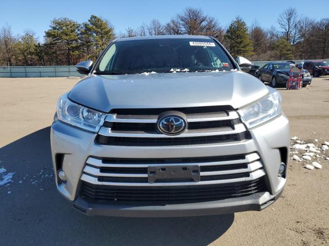 VIN 5TDBZRFH5KS969566 2019 Toyota Highlander, LE no.5