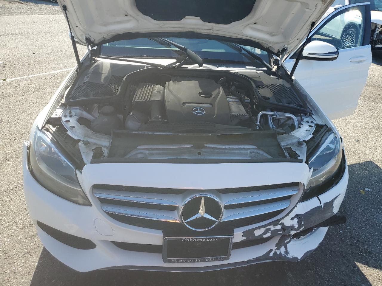 2017 Mercedes-Benz C 300 vin: 55SWF4JB9HU228977