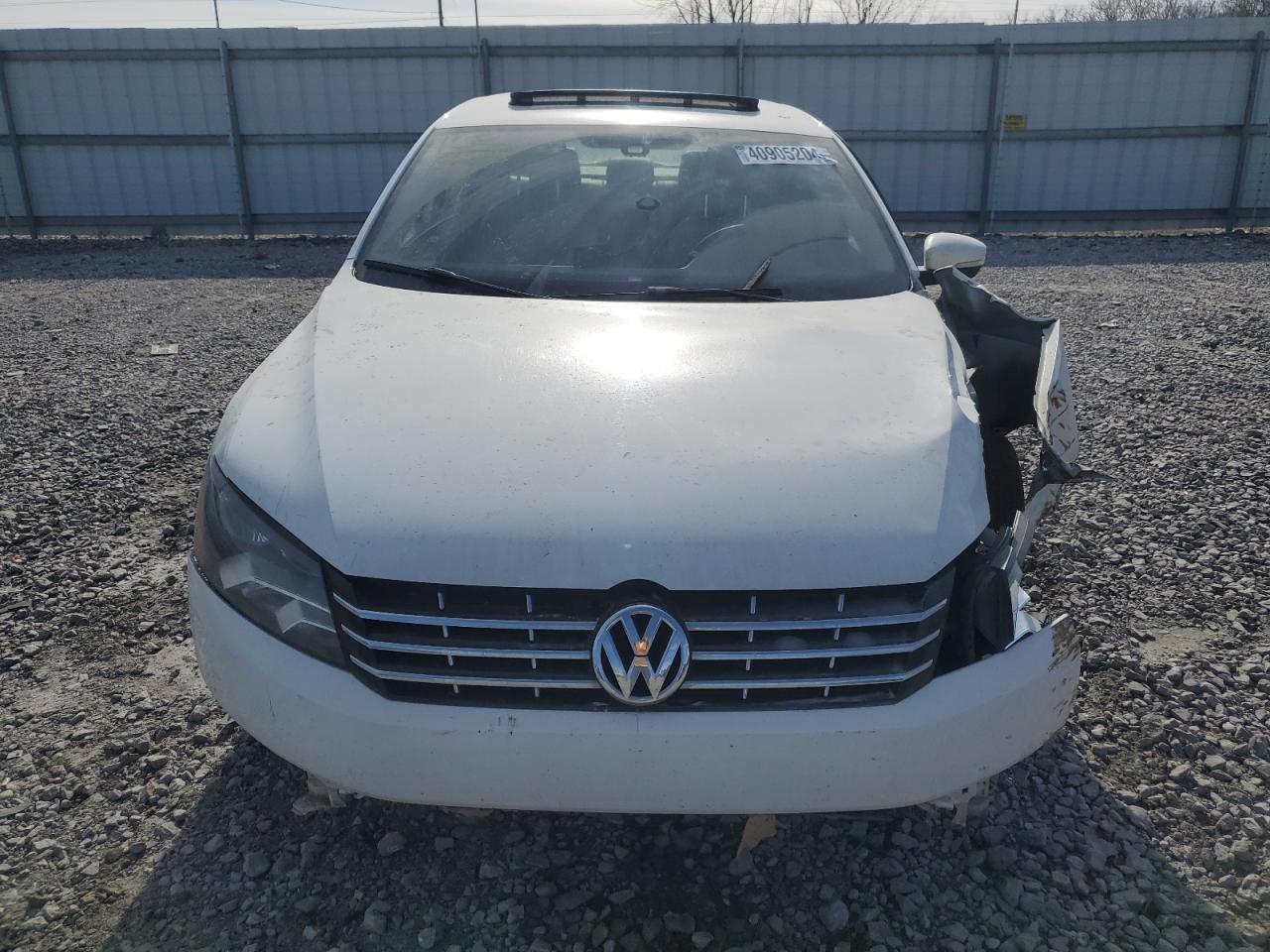 1VWBV7A34FC085005 2015 Volkswagen Passat Se