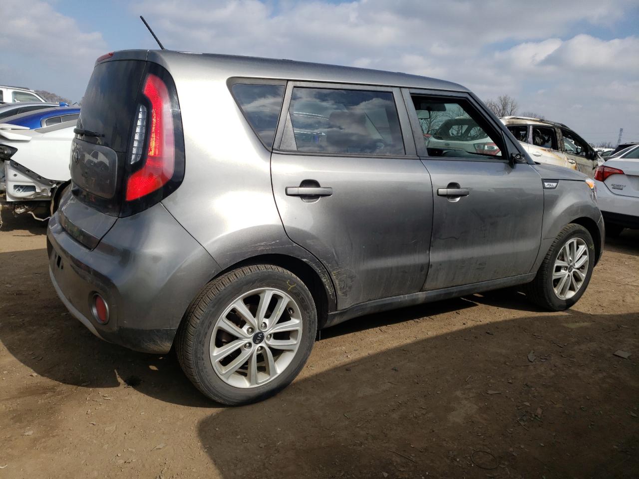 KNDJP3A50J7607701 2018 Kia Soul +