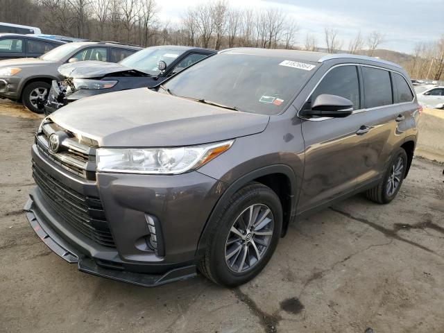 VIN 5TDJZRFH6KS706322 2019 Toyota Highlander, SE no.1