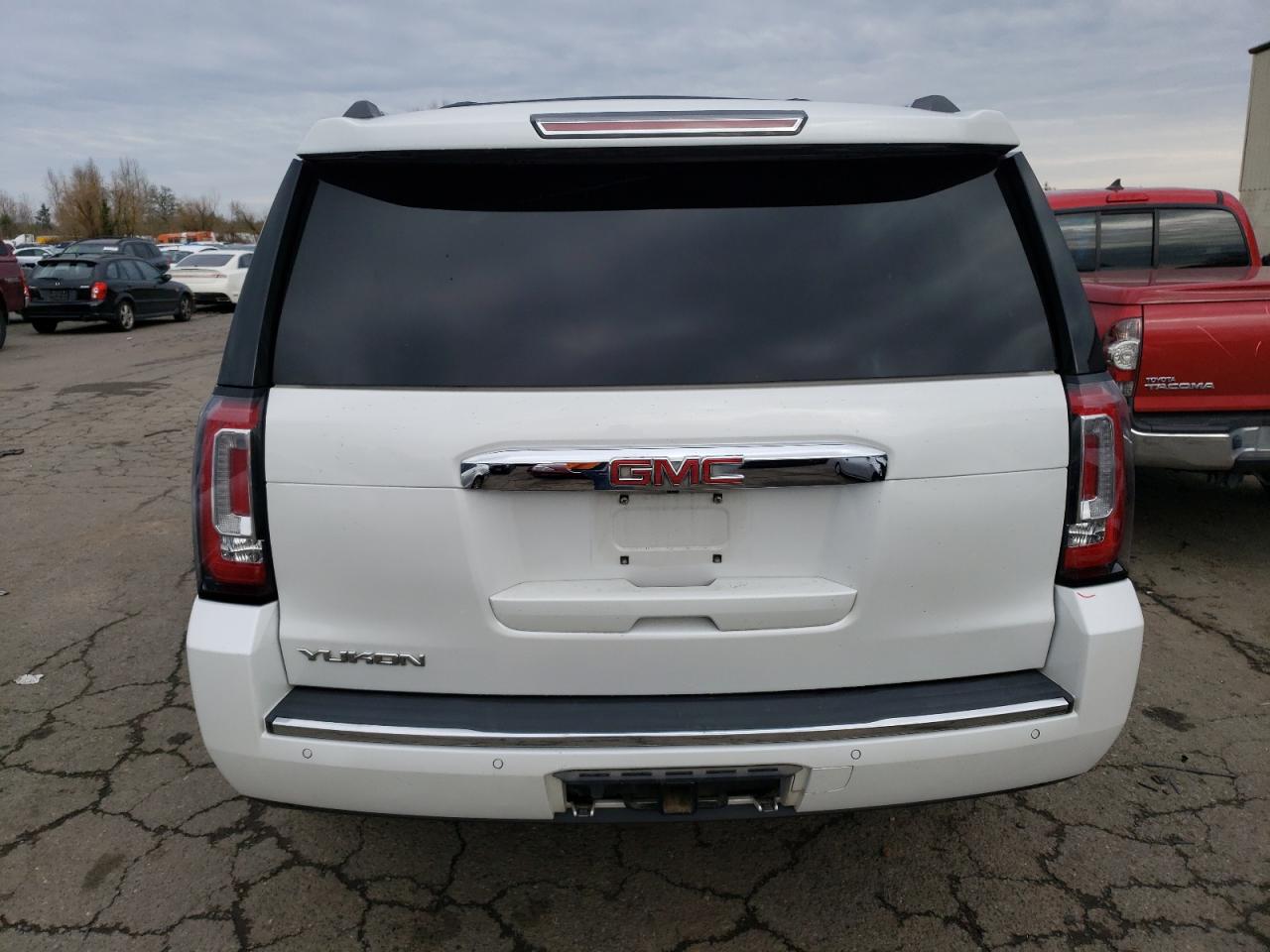 1GKS2CKJ4HR373774 2017 GMC Yukon Denali