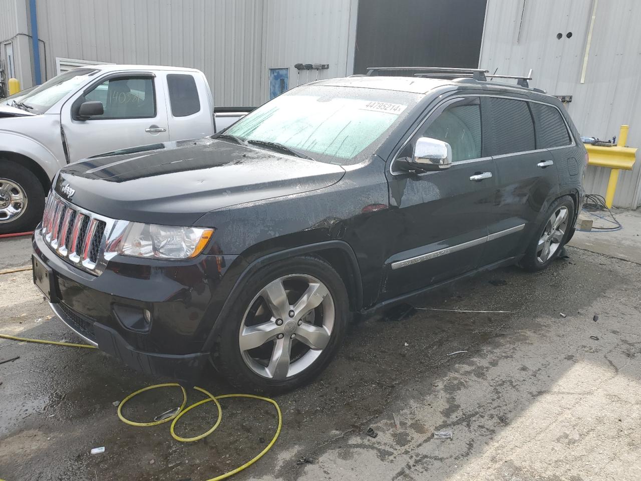 1C4RJFCG3DC606803 2013 Jeep Grand Cherokee Overland