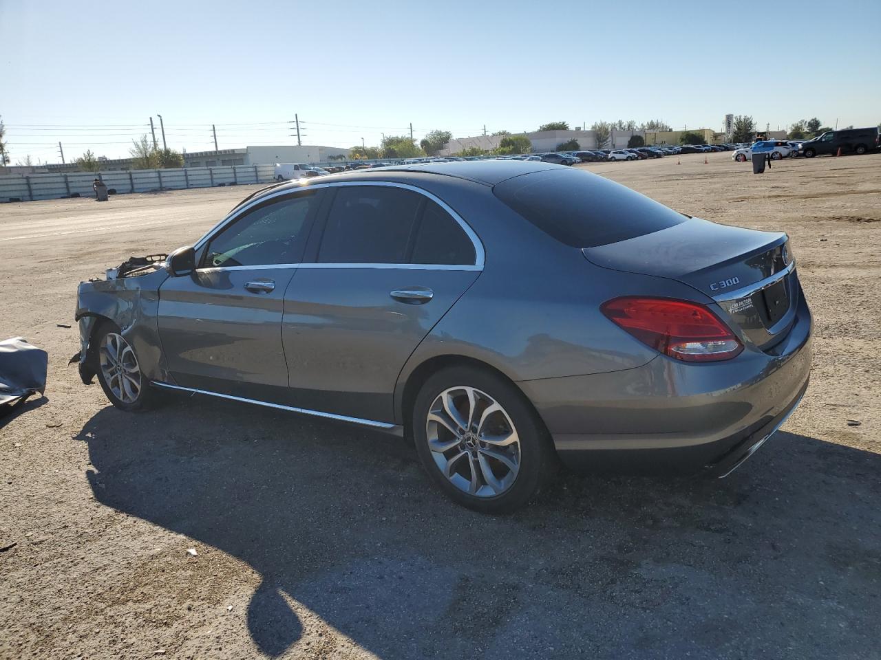 55SWF4KB9HU220828 2017 Mercedes-Benz C 300 4Matic